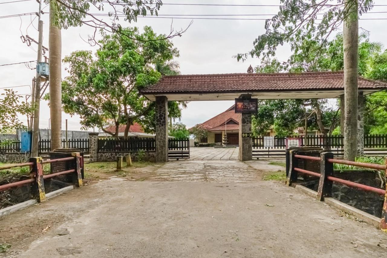 Hotel Reddoorz Syariah Near Gor Ken Arok Malang Zewnętrze zdjęcie