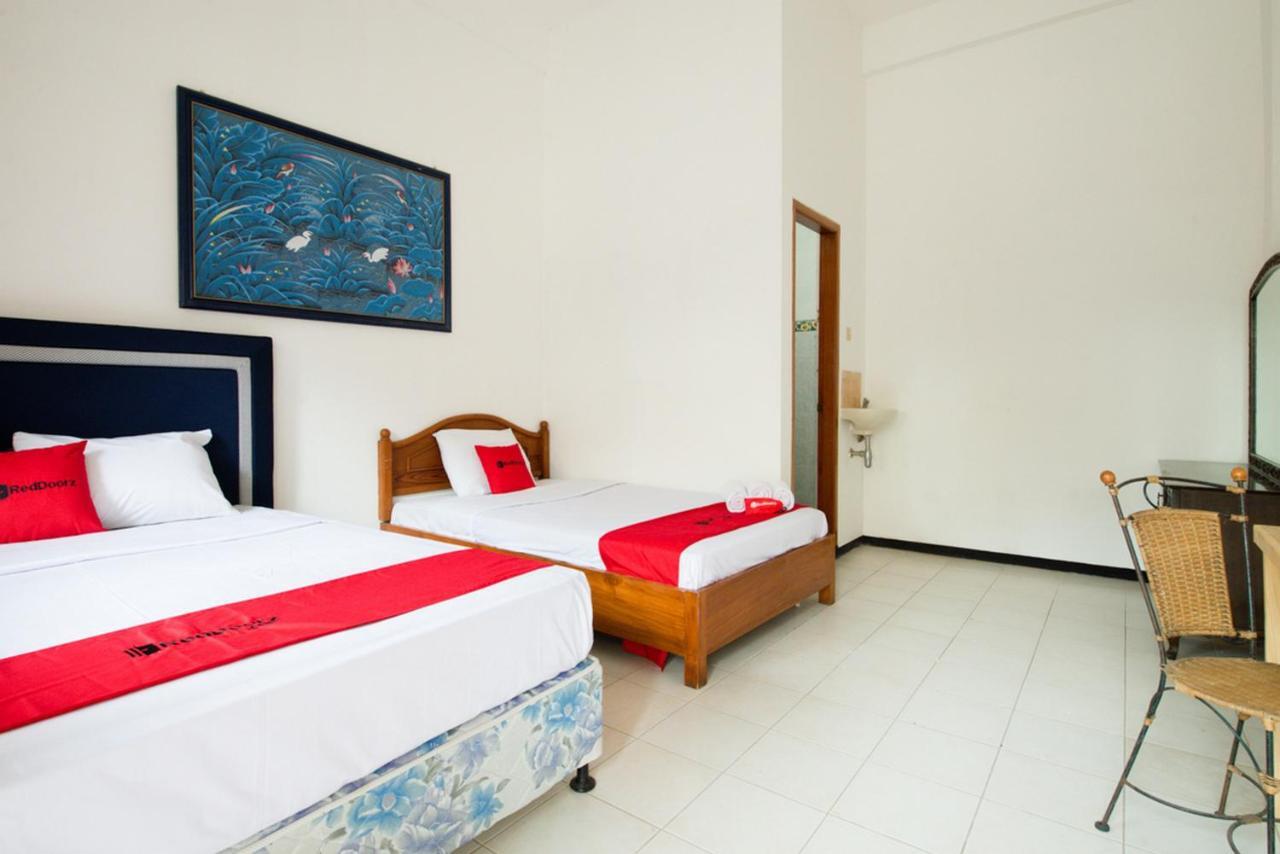Hotel Reddoorz Syariah Near Gor Ken Arok Malang Zewnętrze zdjęcie